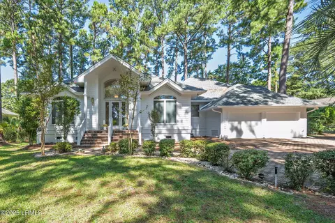 156 Dataw Dr, Saint Helena Island, SC 29920