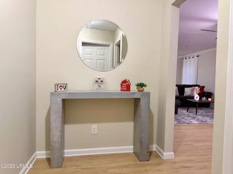 Entry Way - 801 Elm St E, Hampton, SC 29924 photo 1 of 2