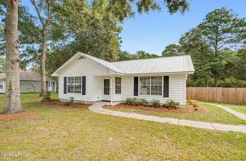 14 Robin Way, Beaufort, SC 29907