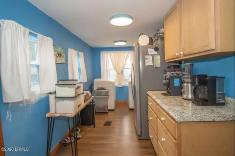 Kitchen - 111 Hoover St S, Hampton, SC 29924 photo 2 of 2