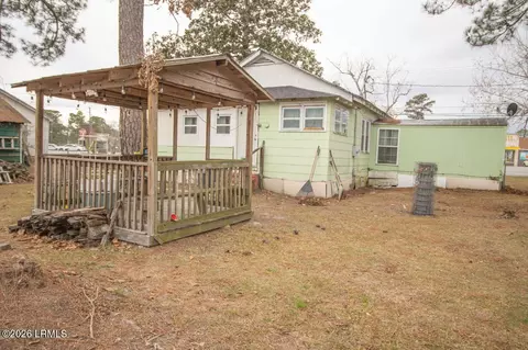 Exterior - 111 Hoover St S, Hampton, SC 29924 photo 8 of 10