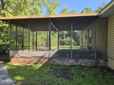 Exterior - 212 Glendale St, Hampton, SC 29924 photo 4 of 9