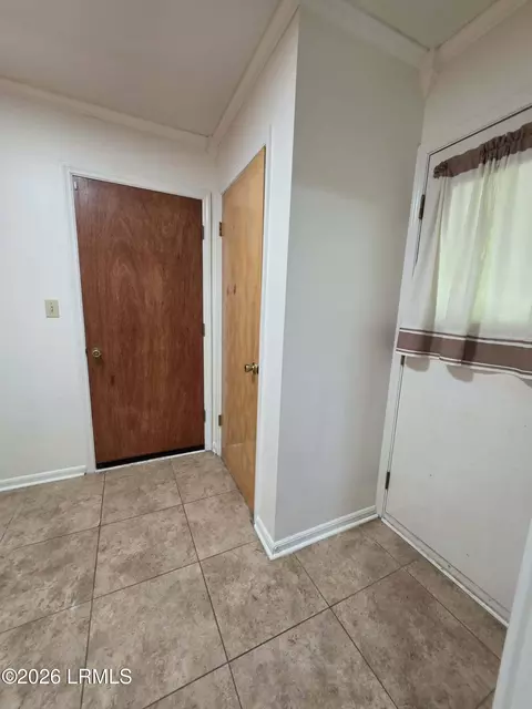 Entry Way - 212 Glendale St, Hampton, SC 29924 photo 2 of 3