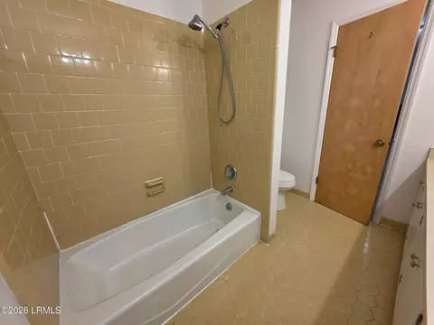 Bath - 212 Glendale St, Hampton, SC 29924 photo 3 of 8