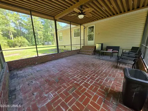 Exterior - 212 Glendale St, Hampton, SC 29924 photo 5 of 9