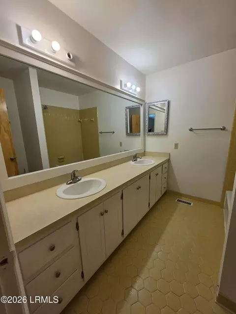 Bath - 212 Glendale St, Hampton, SC 29924 photo 1 of 8