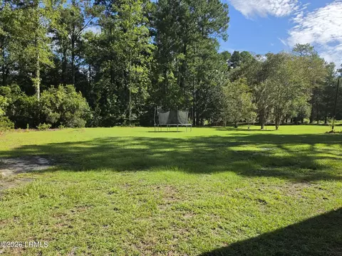 Exterior - 212 Glendale St, Hampton, SC 29924 photo 8 of 9