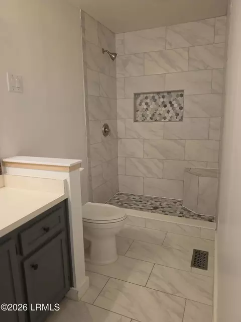 Bath - 212 Glendale St, Hampton, SC 29924 photo 8 of 8