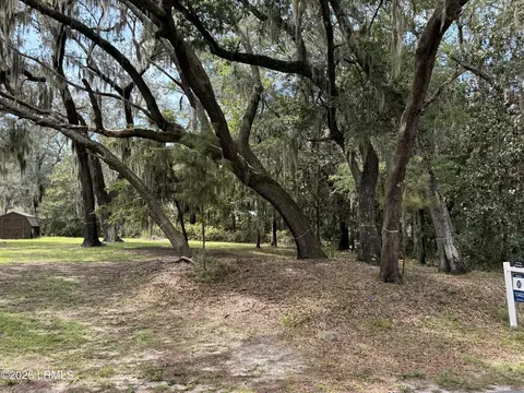 616 Huguenin Dr, Beaufort, SC 29902