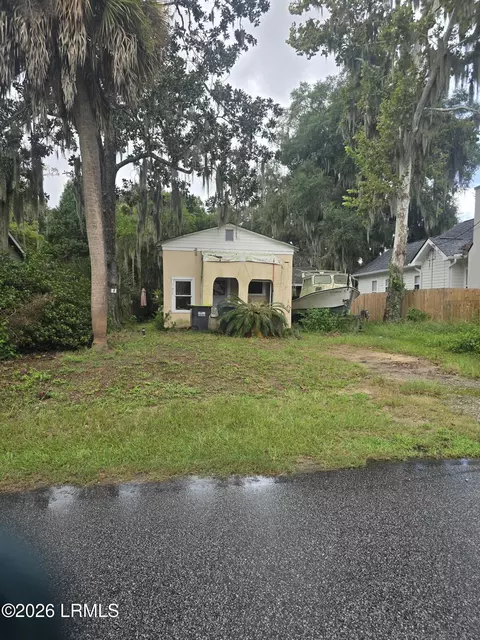 912 La Chere St, Beaufort, SC 29902