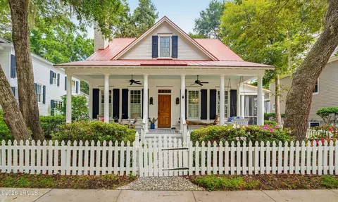 34 Mises Rd, Beaufort, SC 29907