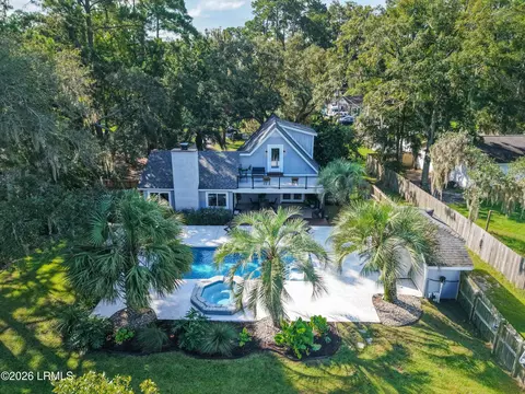 2834 W Royal Oaks Dr, Beaufort, SC 29902