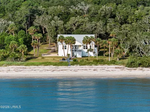81 Sea Pines Dr, Saint Helena Island, SC 29920