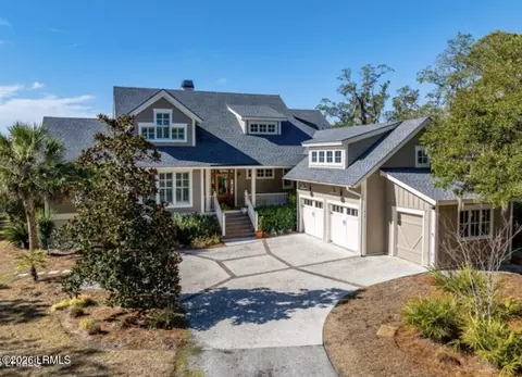 1418 Gleasons Landing Dr, Saint Helena Island, SC 29920