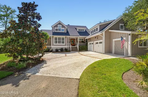 1418 Gleasons Landing Dr, Saint Helena Island, SC 29920