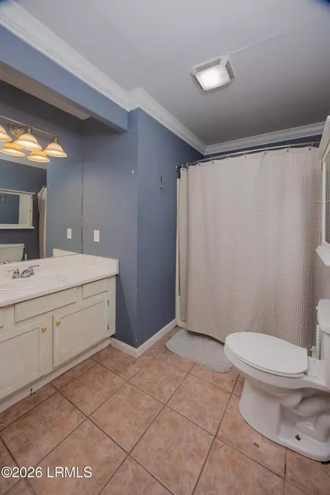 Bath - 36 Sugaree Dr, Bluffton, SC 29910 photo 2 of 2