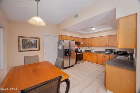 Kitchen - 36 Sugaree Dr, Bluffton, SC 29910 photo 1 of 2