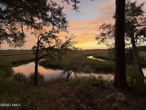 67 Cusabo Rd, Saint Helena Island, SC 29920