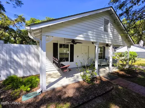 1609 Madrid Ave, Port Royal, SC 29935