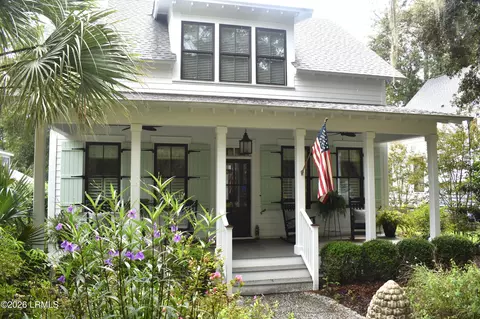 8 Hayek St #B, Beaufort, SC 29907