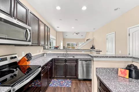 Kitchen - 388 Dante Cir, Beaufort, SC 29906 photo 4 of 5