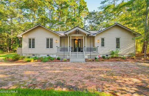 30 Wallace Rd, Beaufort, SC 29907