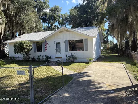 609 Greenway Ct, Port Royal, SC 29935