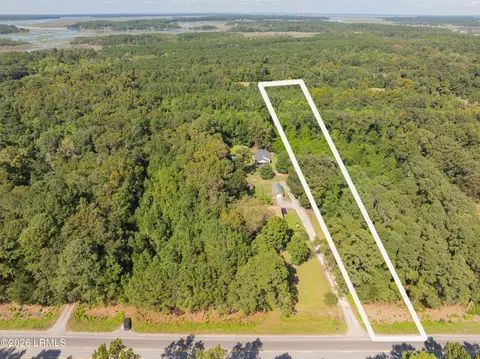 18 Mustang Ln, Saint Helena Island, SC 29920