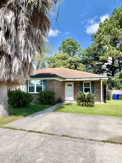 7724 Suzanne Dr, North Charleston, SC 29418