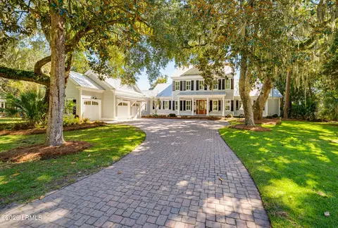 109 River House Dr, Beaufort, SC 29907