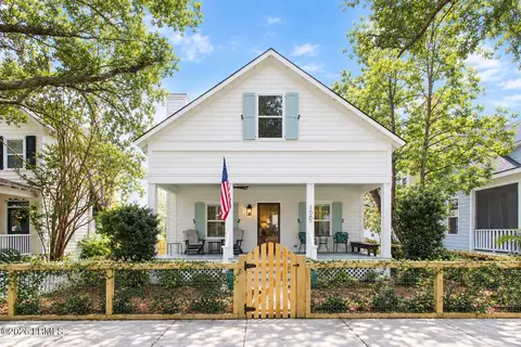 1009 11th St, Port Royal, SC 29935