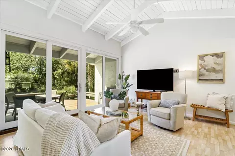 226 S Sea Pines Dr #1588, Hilton Head Island, SC 29928