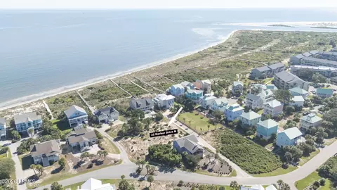32 Harbor Dr N, Harbor Island, SC 29920
