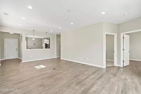 Living - 232 Springtime Ct, Bluffton, SC 29909 photo 5 of 6