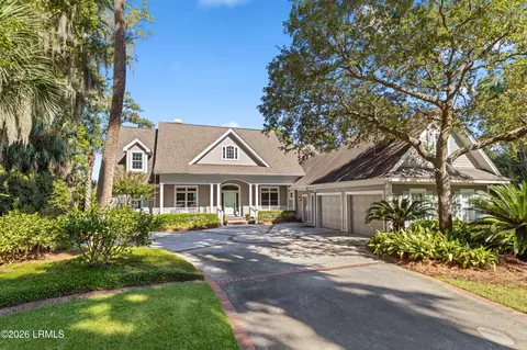 655 Island Cir E, Saint Helena Island, SC 29920