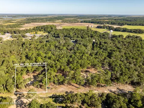 27 Mclane St, Saint Helena Island, SC 29920