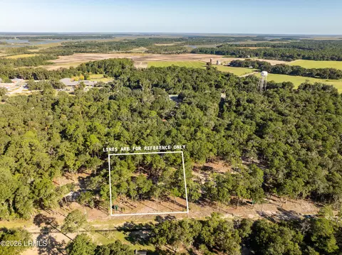 33 Mclane St, Saint Helena Island, SC 29920