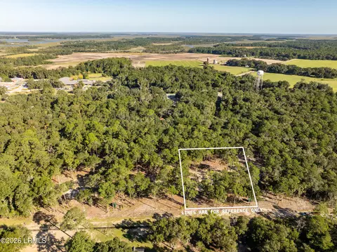 37 Mclane St, Saint Helena Island, SC 29920