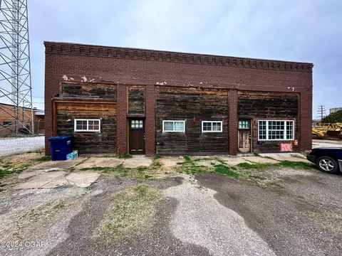 221 E Pine Street Columbus Ks 66725 St, Columbus, KS 66725 photo 1