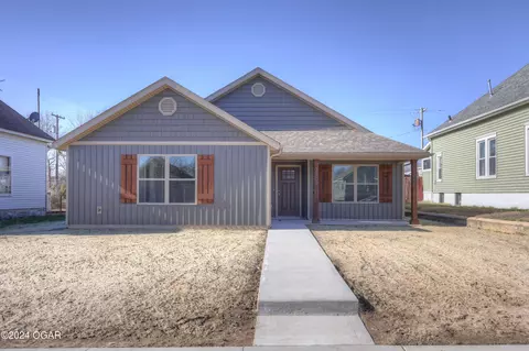 2108 S Sergeant Avenue Joplin Mo 64804 Ave, Joplin, MO 64804 photo 1