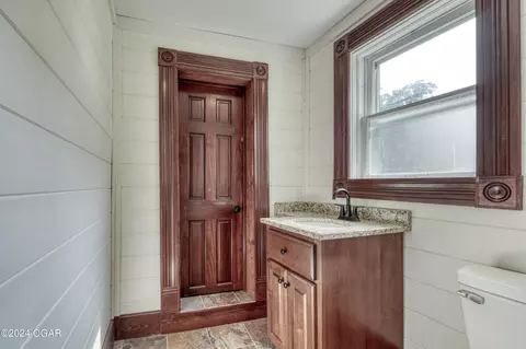 Bath - 1014 S Main Street Carthage Mo 64836 St, Carthage, MO 64836 photo 5 of 11