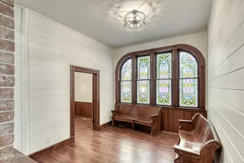 Entry Way - 1014 S Main Street Carthage Mo 64836 St, Carthage, MO 64836 photo 3 of 7