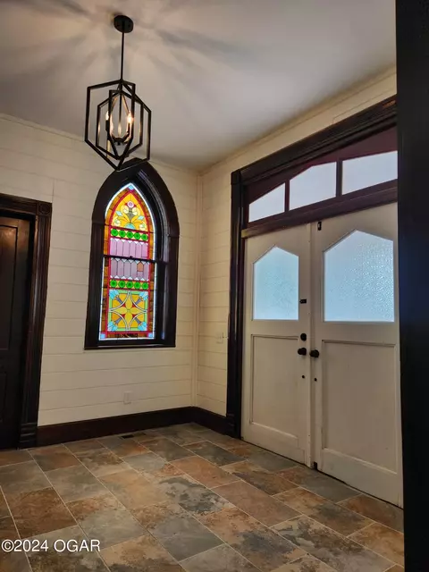 Entry Way - 1014 S Main Street Carthage Mo 64836 St, Carthage, MO 64836 photo 7 of 7