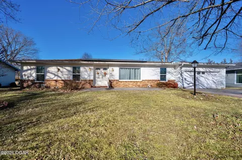 1019 Hawthorne Street Carthage Mo 64836 St, Carthage, MO 64836