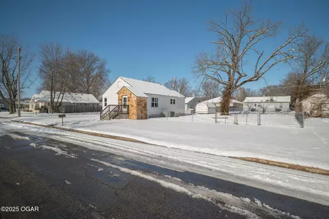 2101 E Laurel Street Joplin Mo 64801 St, Joplin, MO 64801 photo 1