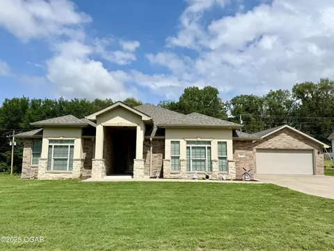2035 Chickadee Drive Webb City Mo 64870 Dr, Webb City, MO 64870 photo 1