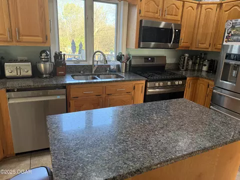 Kitchen - 13825 Jasmine Loop Carthage Mo 64836 Loop, Carthage, MO 64836 photo 1 of 2