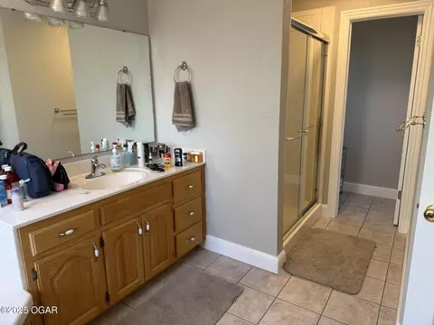 Bath - 13825 Jasmine Loop Carthage Mo 64836 Loop, Carthage, MO 64836 photo 2 of 3