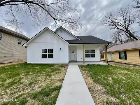 405 N Sergeant Avenue Joplin Mo 64801 Ave, Joplin, MO 64801 photo 1