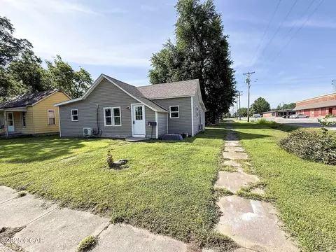 300 E Walnut Street Columbus Ks 66725 St, Columbus, KS 66725 photo 1